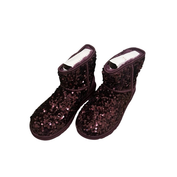 Women's UGG Classic Mini Chunky Sequin Boots Pinot Noir Size 5 BRAND NEW IN BOX - Picture 1 of 8